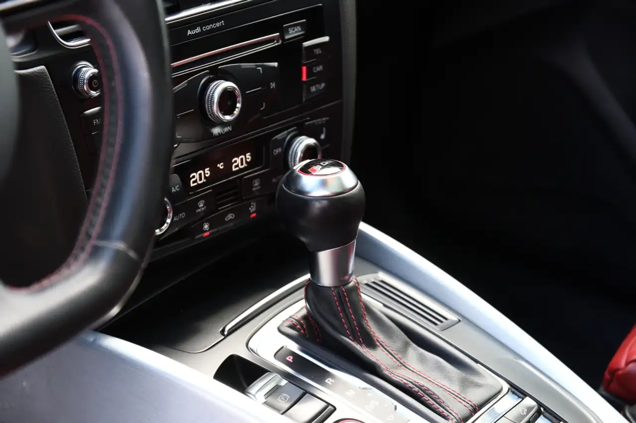 Audi SQ5 снимка Audi SQ5