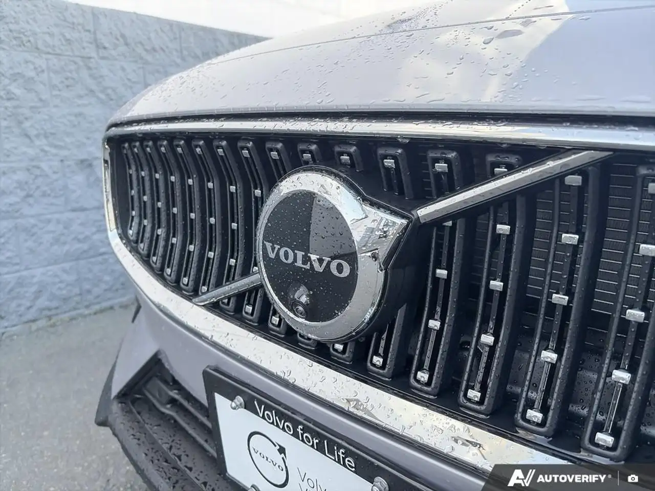Volvo V60 Cross Country снимка Volvo V60 Cross Country