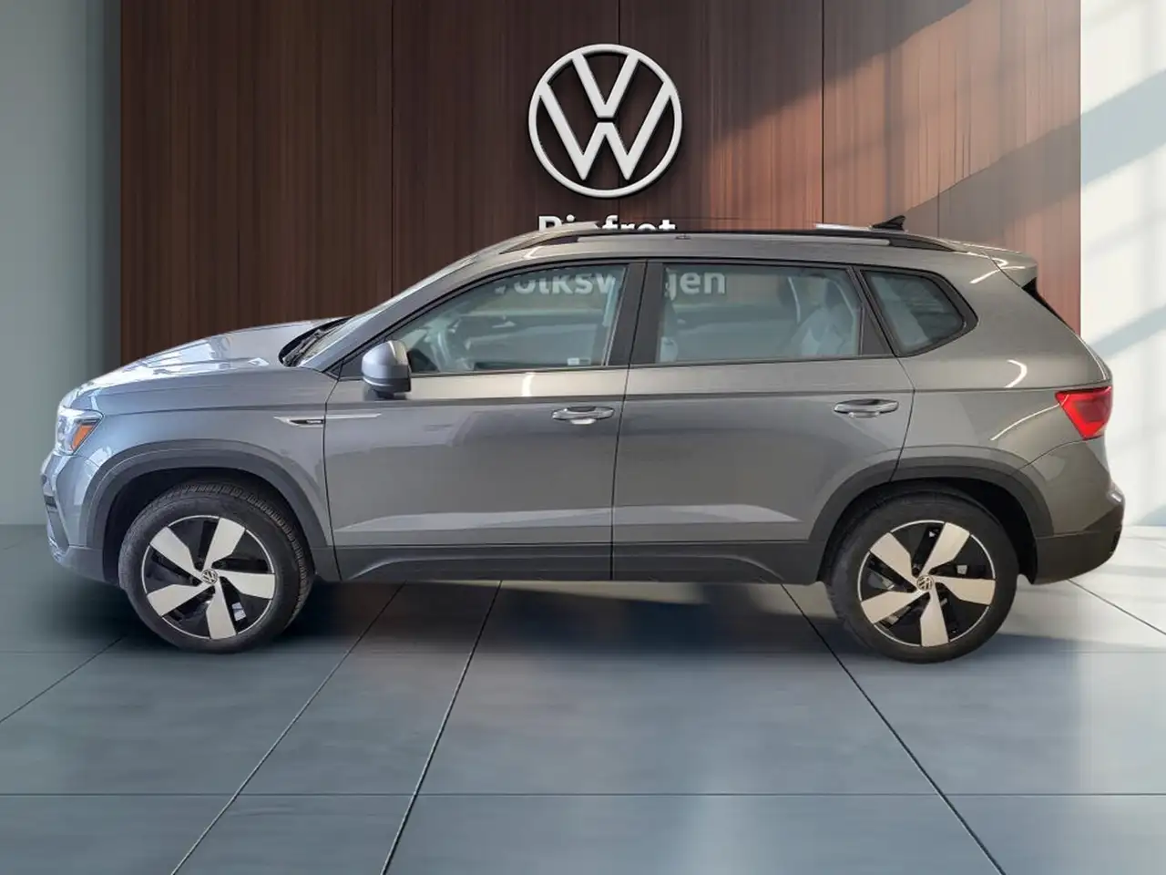 Volkswagen Taos снимка Volkswagen Taos