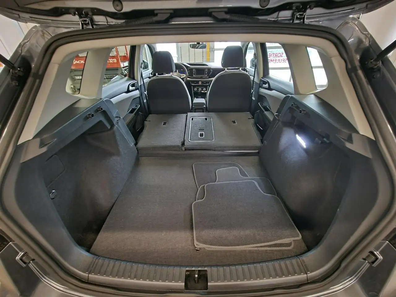 Volkswagen Taos снимка Volkswagen Taos