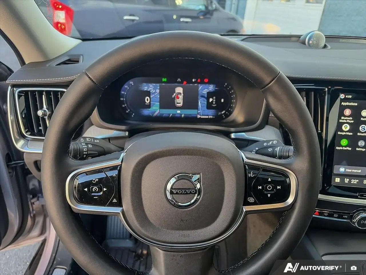Volvo V60 Cross Country снимка Volvo V60 Cross Country