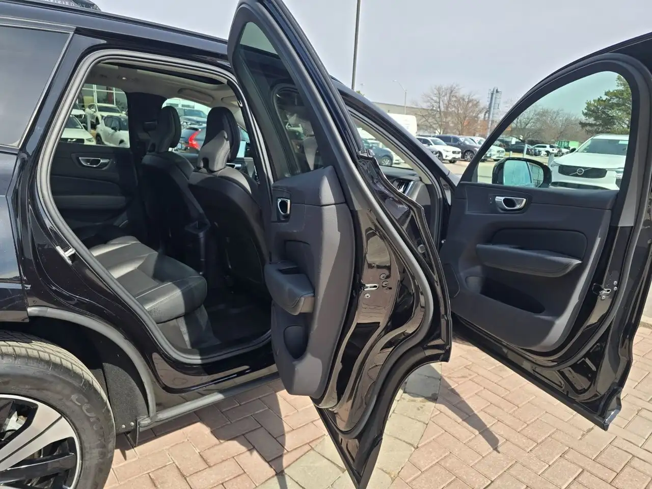 Volvo XC60 снимка Volvo XC60