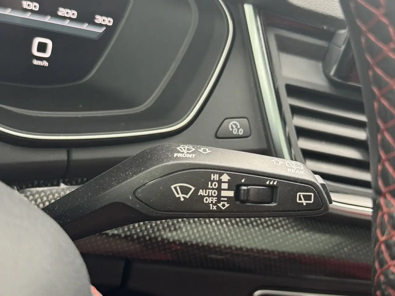 Audi SQ5 снимка Audi SQ5