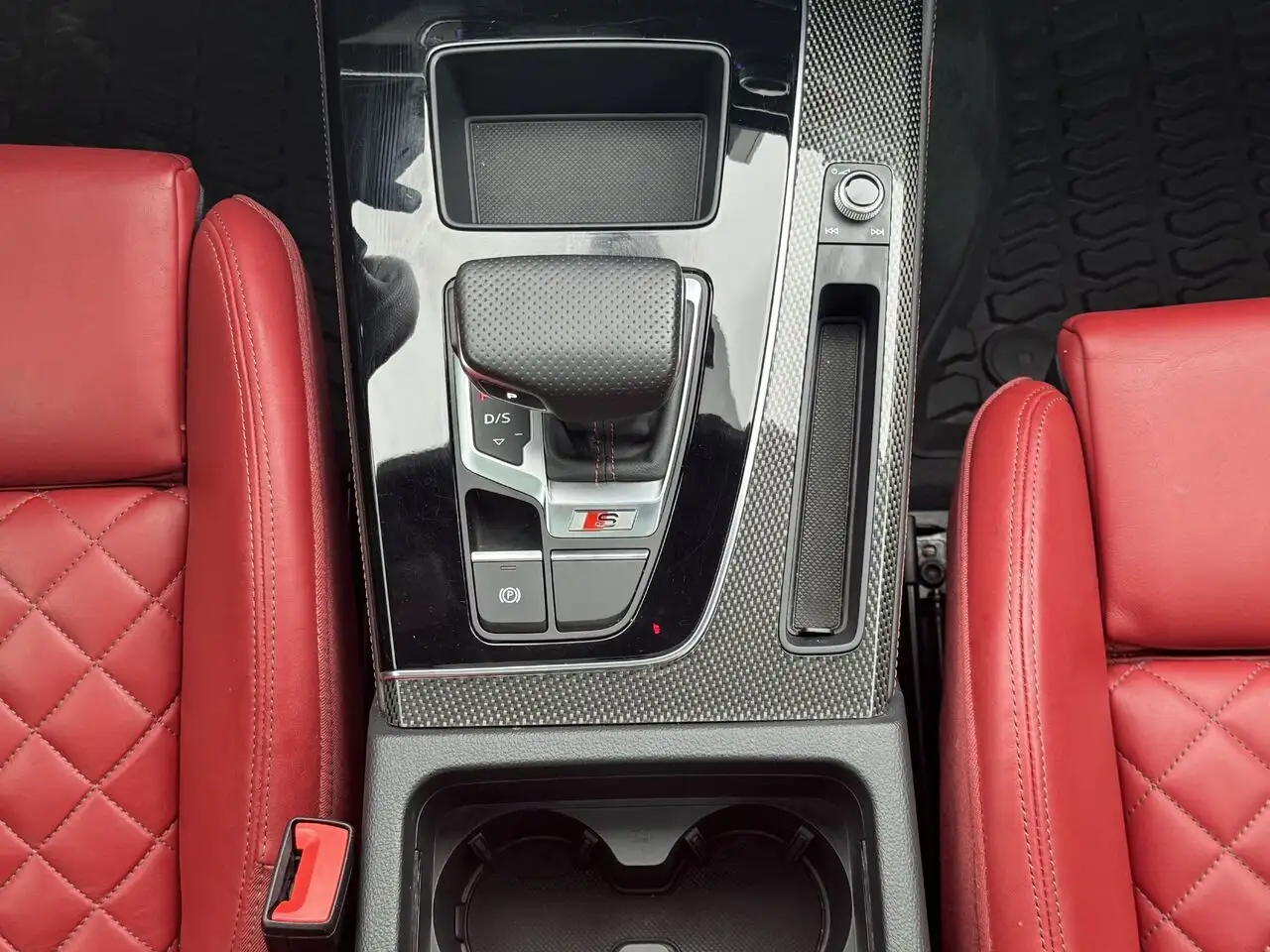 Audi SQ5 снимка Audi SQ5