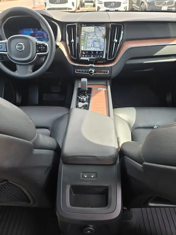 Volvo XC60 снимка Volvo XC60