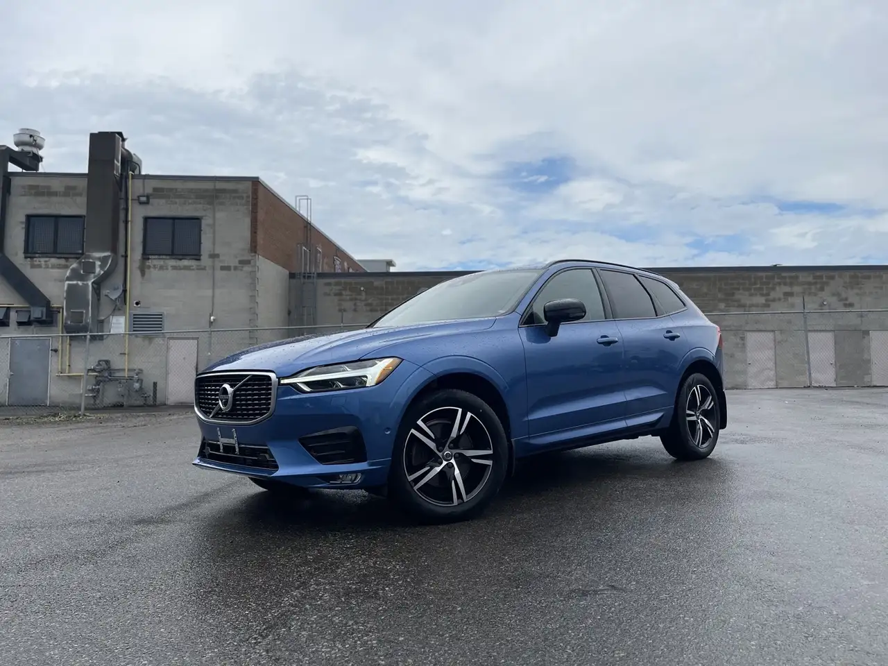 Volvo Xc60 T6 R-Design снимка Volvo Xc60 T6 R-Design