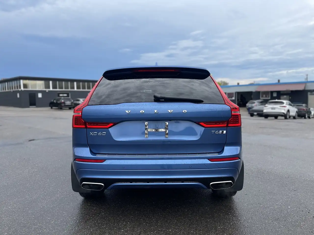 Volvo Xc60 T6 R-Design снимка Volvo Xc60 T6 R-Design