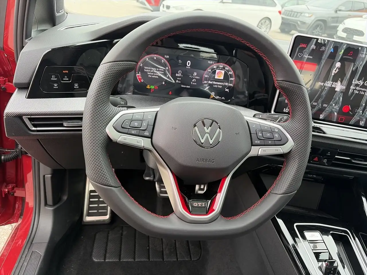 Volkswagen Golf GTI снимка Volkswagen Golf GTI