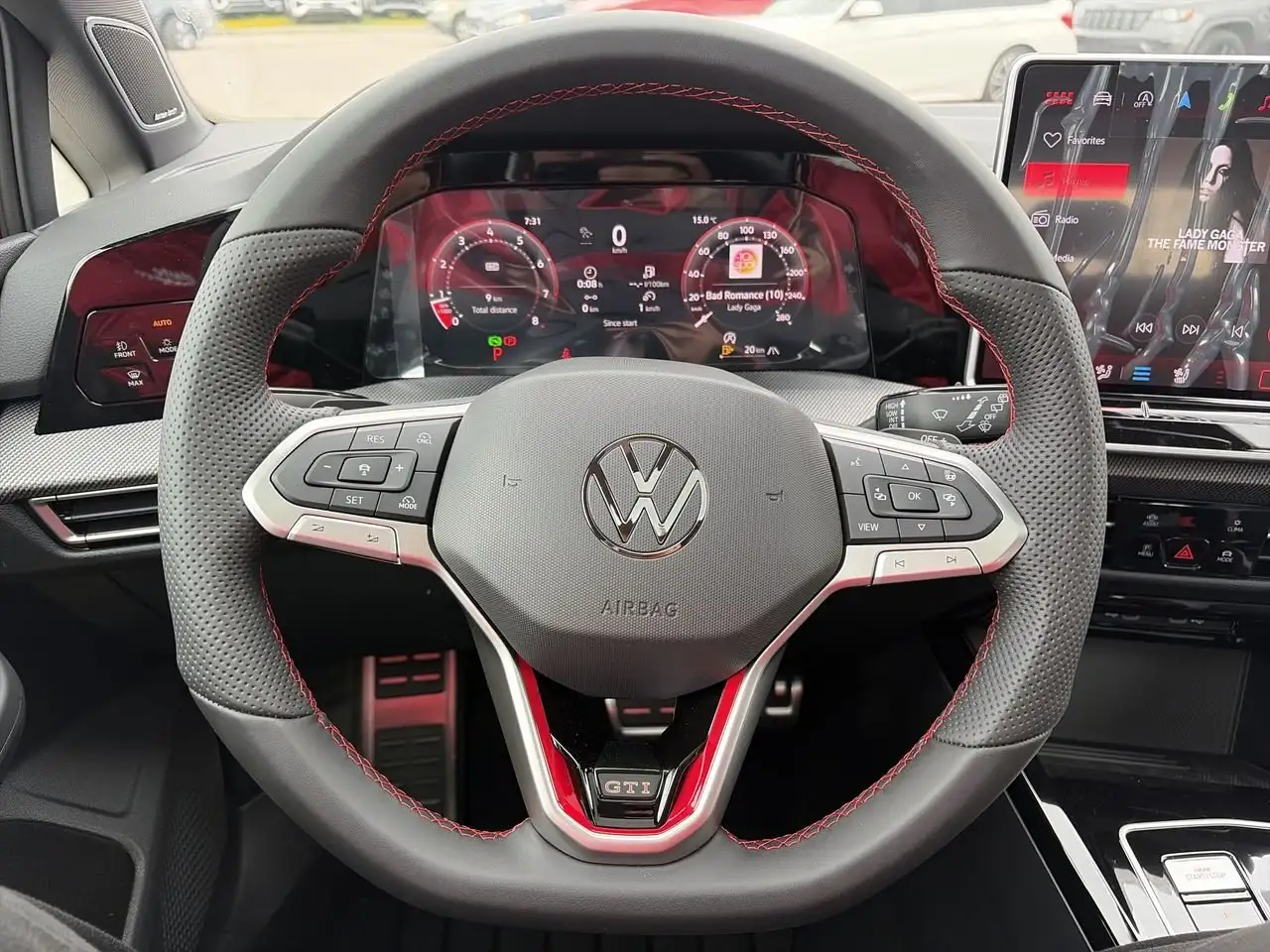 Volkswagen Golf GTI снимка Volkswagen Golf GTI