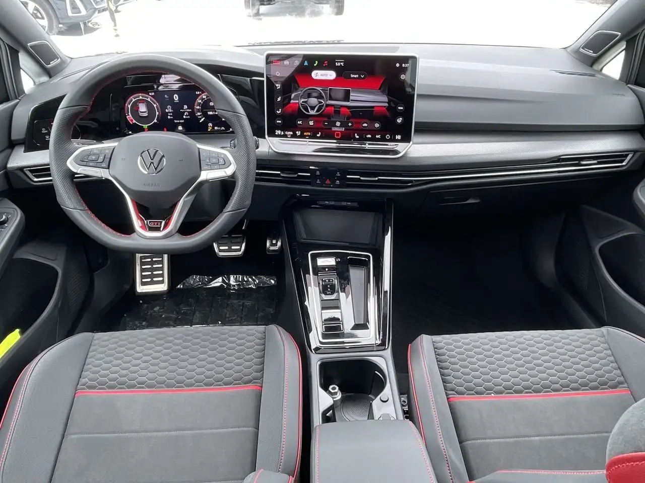 Volkswagen Golf GTI снимка Volkswagen Golf GTI