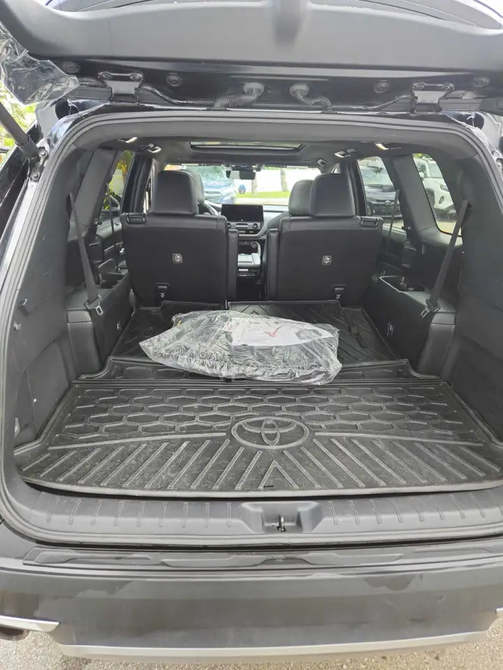 Toyota Grand Highlander photo Toyota Grand Highlander