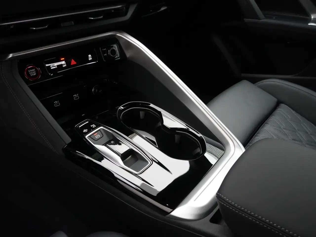 Audi SQ5 снимка Audi SQ5
