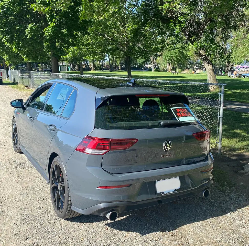 Volkswagen Golf GTI снимка Volkswagen Golf GTI