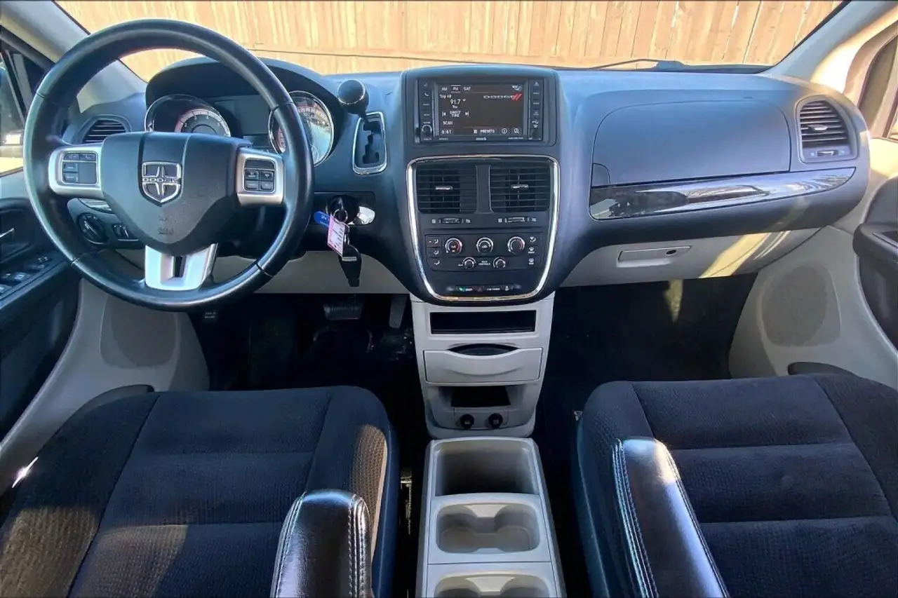 Dodge Grand Caravan снимка Dodge Grand Caravan