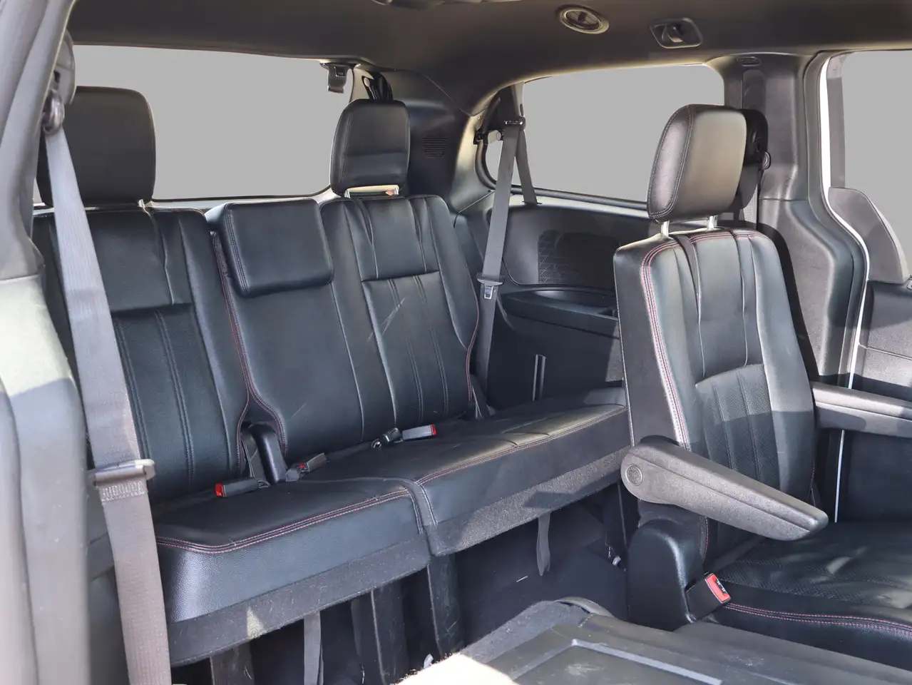 Dodge Grand Caravan снимка Dodge Grand Caravan