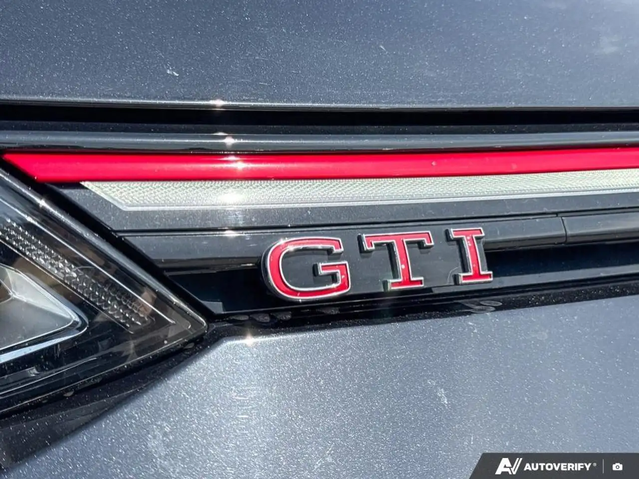 Volkswagen Golf GTI снимка Volkswagen Golf GTI