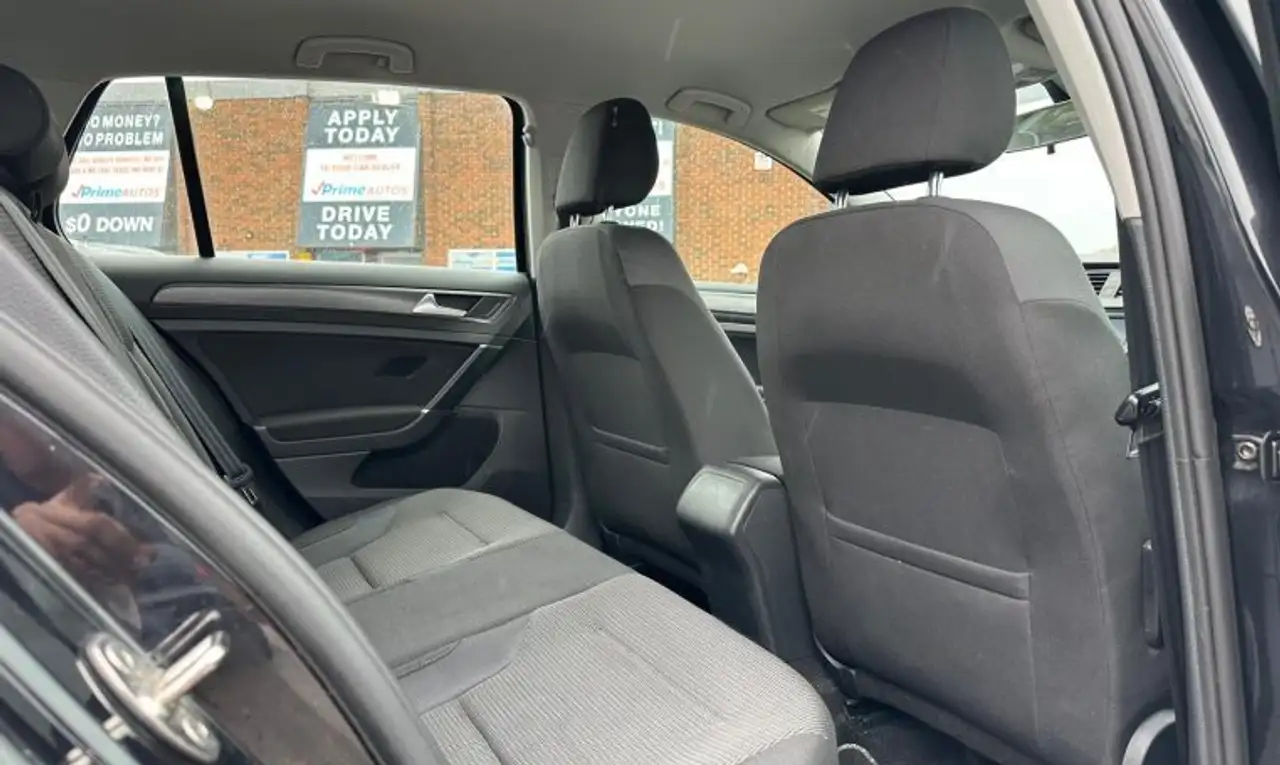 Volkswagen Golf photo Volkswagen Golf