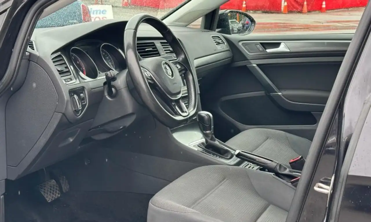 Volkswagen Golf photo Volkswagen Golf