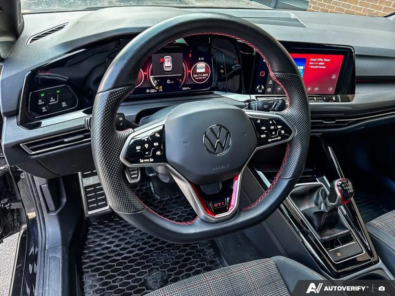 Volkswagen Golf GTI снимка Volkswagen Golf GTI