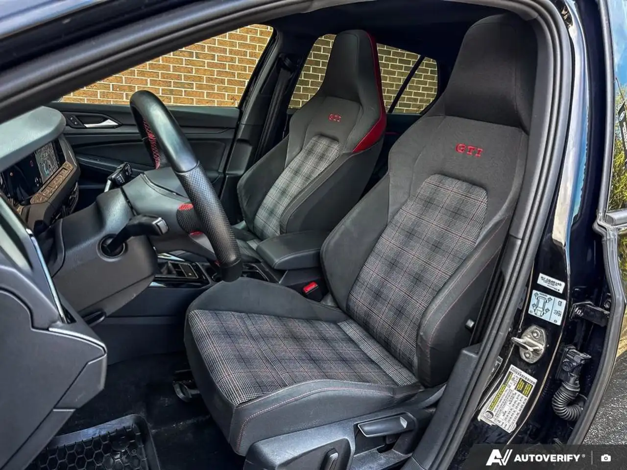 Volkswagen Golf GTI снимка Volkswagen Golf GTI