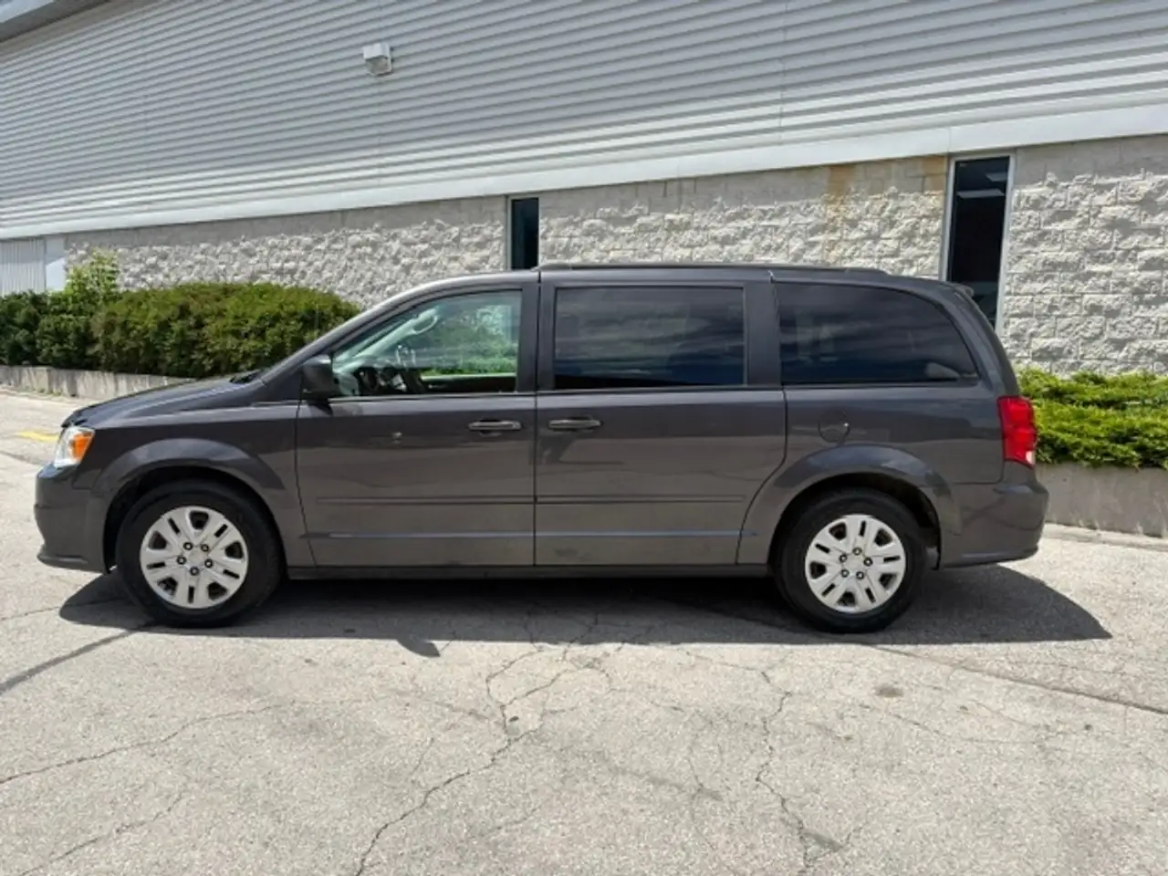 Dodge Grand Caravan photo Dodge Grand Caravan