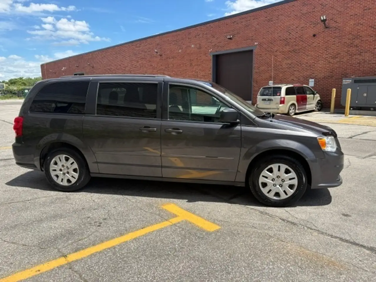 Dodge Grand Caravan photo Dodge Grand Caravan