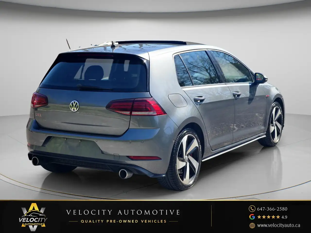 Volkswagen Golf GTI снимка Volkswagen Golf GTI