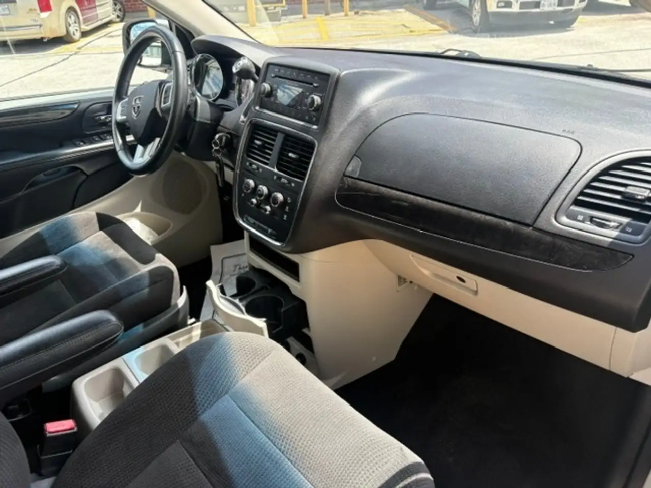 Dodge Grand Caravan photo Dodge Grand Caravan