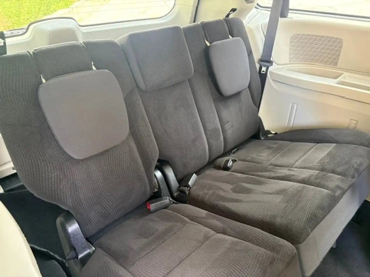 Dodge Grand Caravan photo Dodge Grand Caravan
