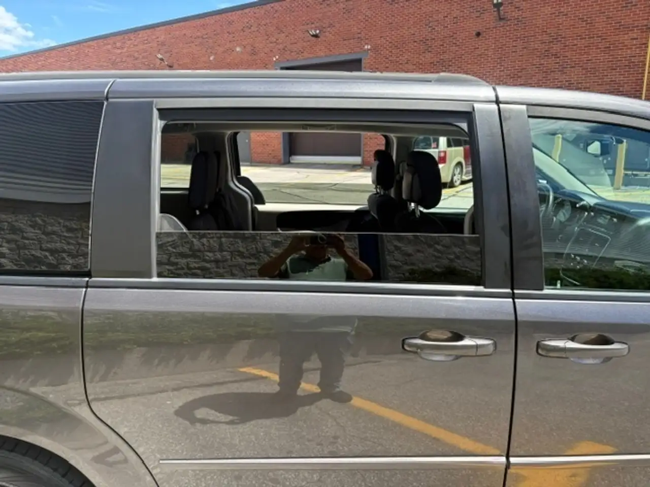 Dodge Grand Caravan photo Dodge Grand Caravan