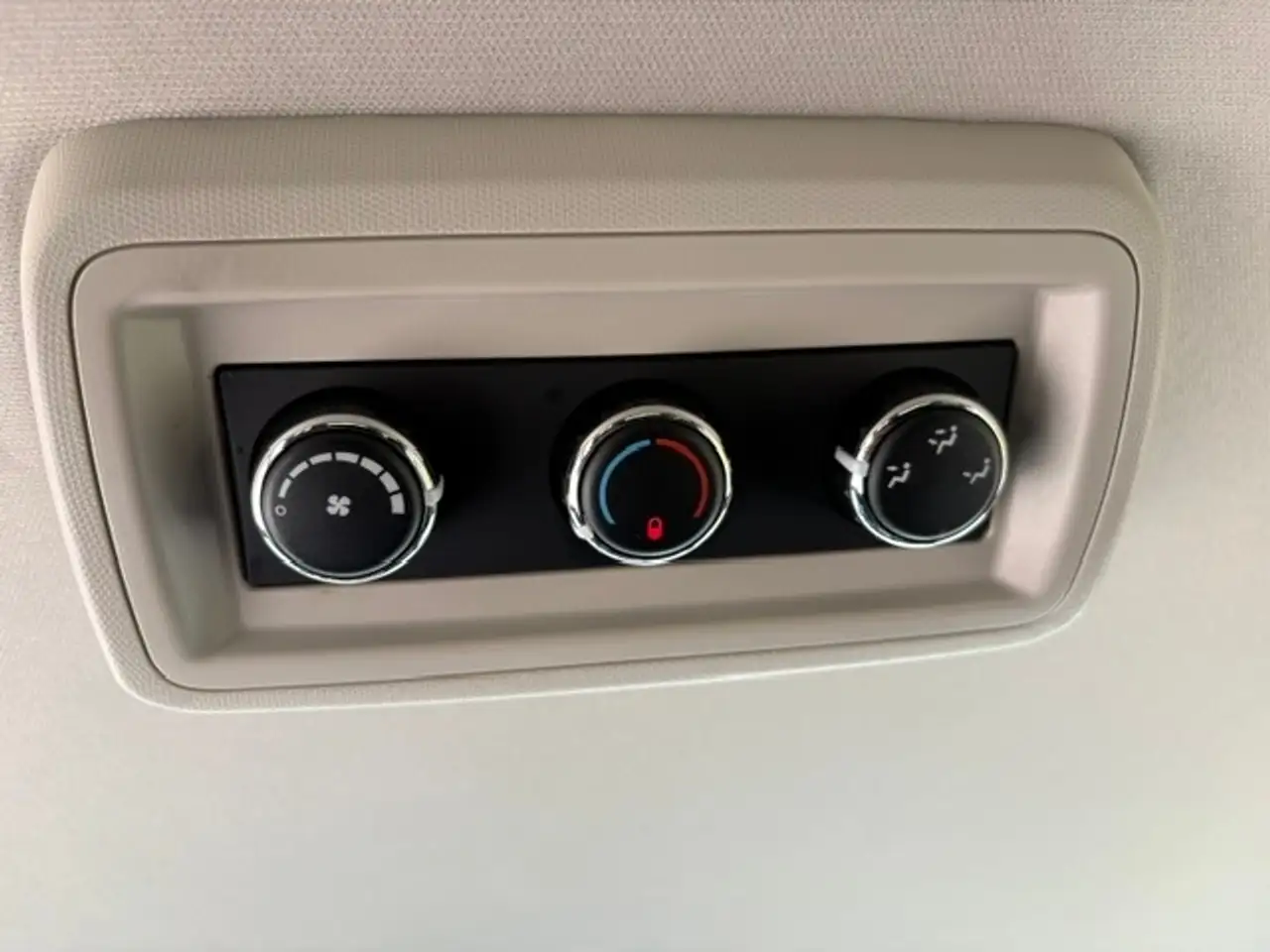Dodge Grand Caravan photo Dodge Grand Caravan