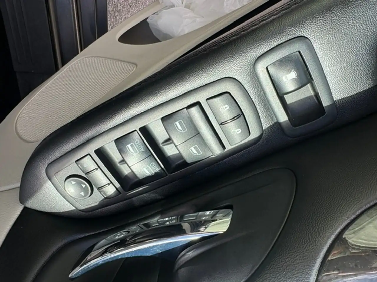 Dodge Grand Caravan photo Dodge Grand Caravan