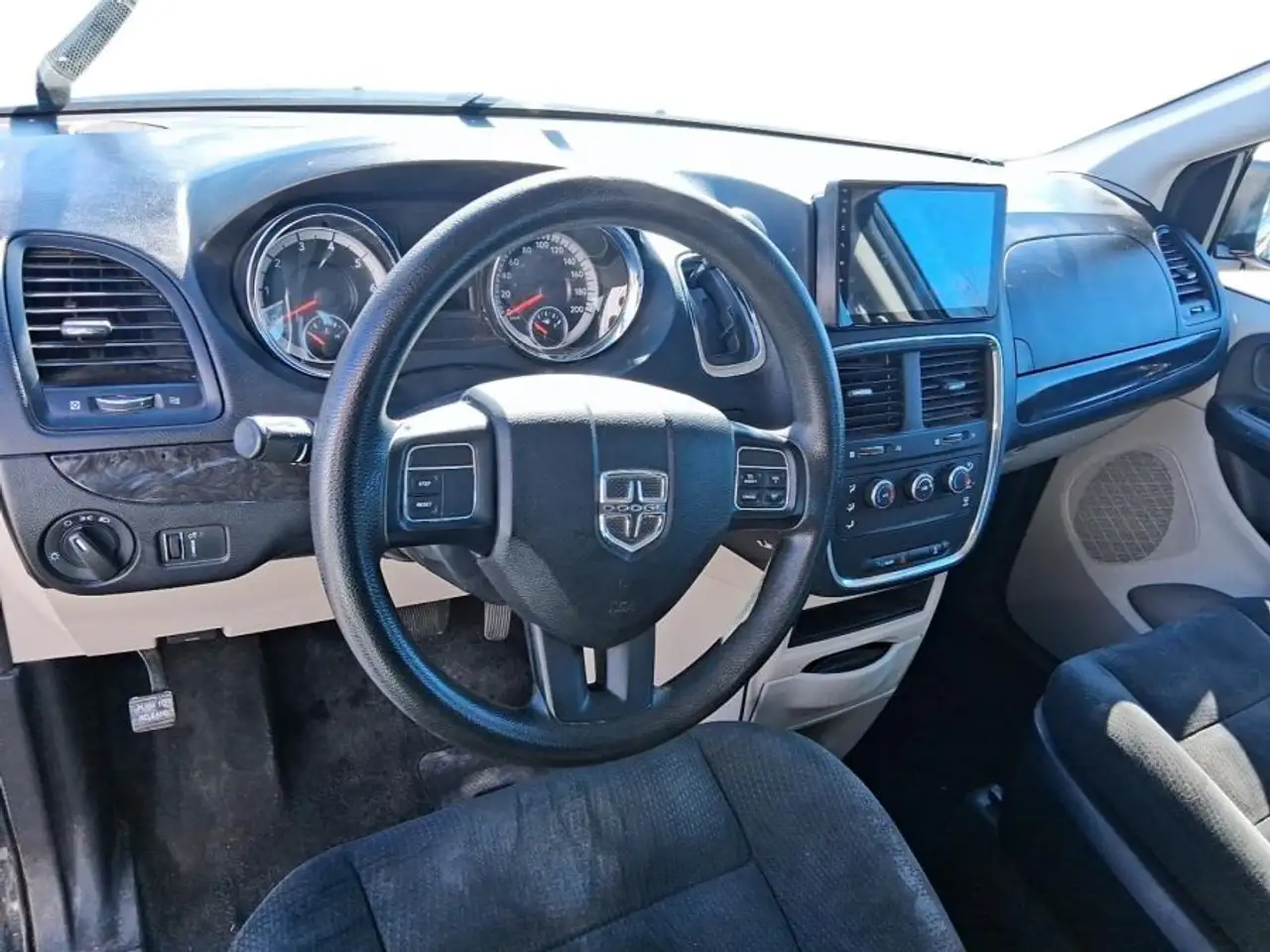 Dodge Grand Caravan снимка Dodge Grand Caravan