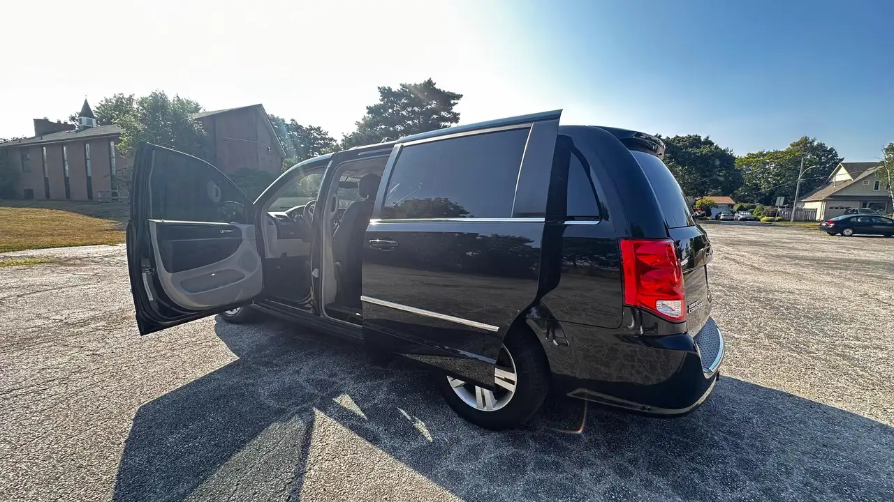 Dodge Grand Caravan снимка Dodge Grand Caravan