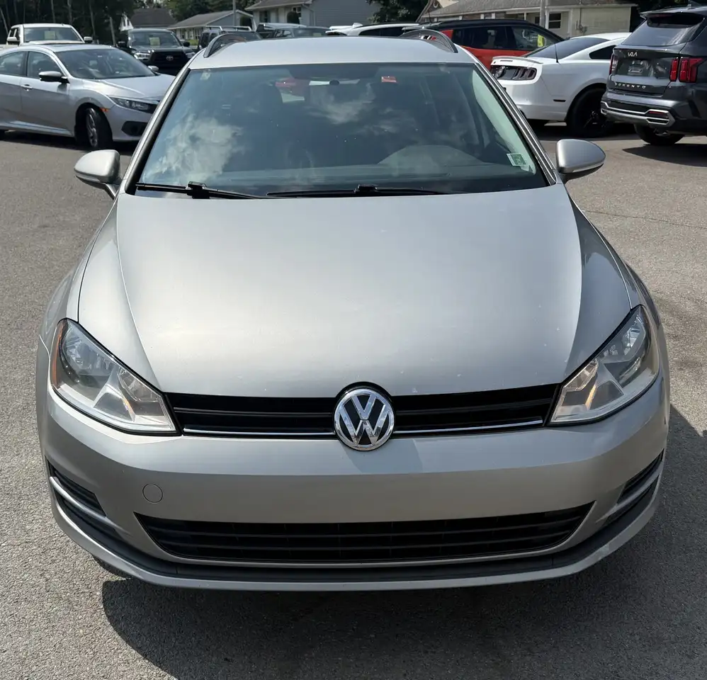 Volkswagen Golf снимка Volkswagen Golf