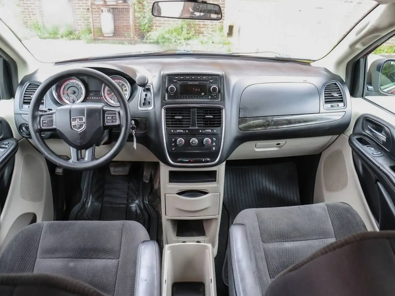 Dodge Grand Caravan снимка Dodge Grand Caravan