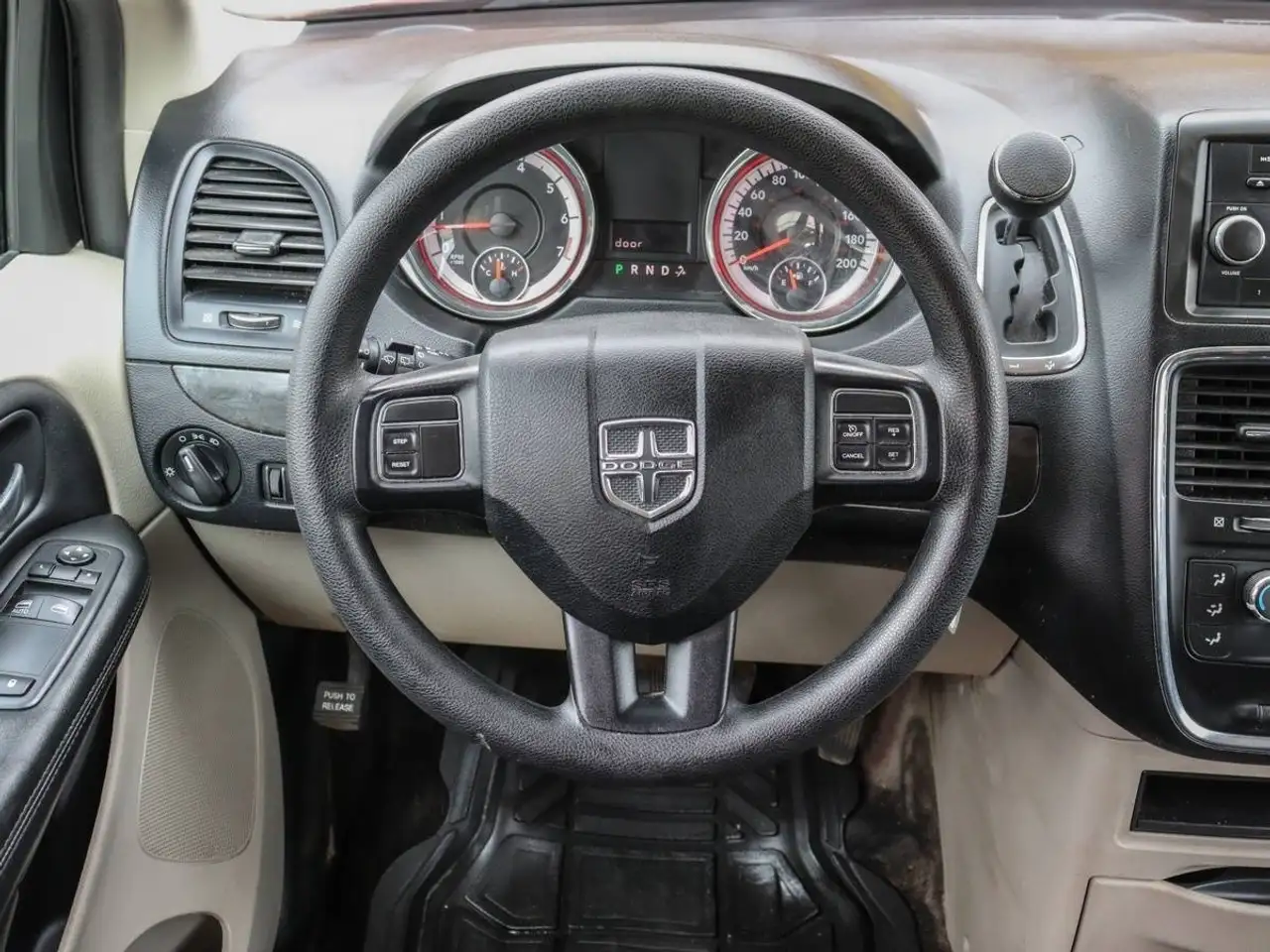 Dodge Grand Caravan снимка Dodge Grand Caravan