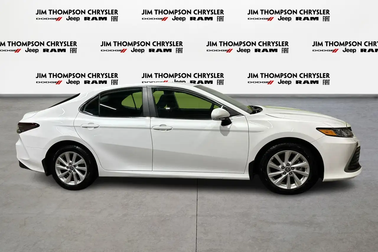 Toyota Camry снимка Toyota Camry
