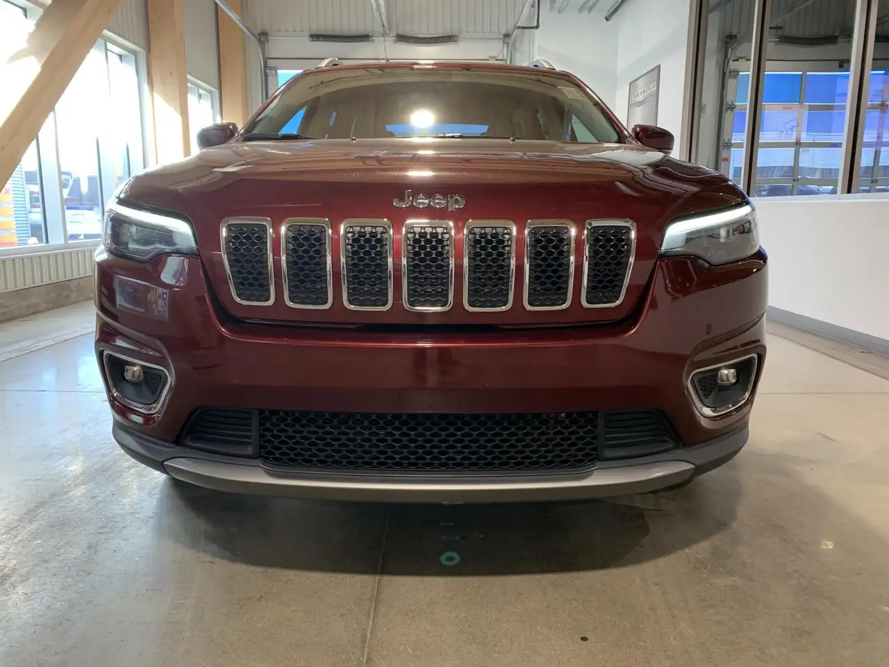 Jeep Cherokee снимка Jeep Cherokee
