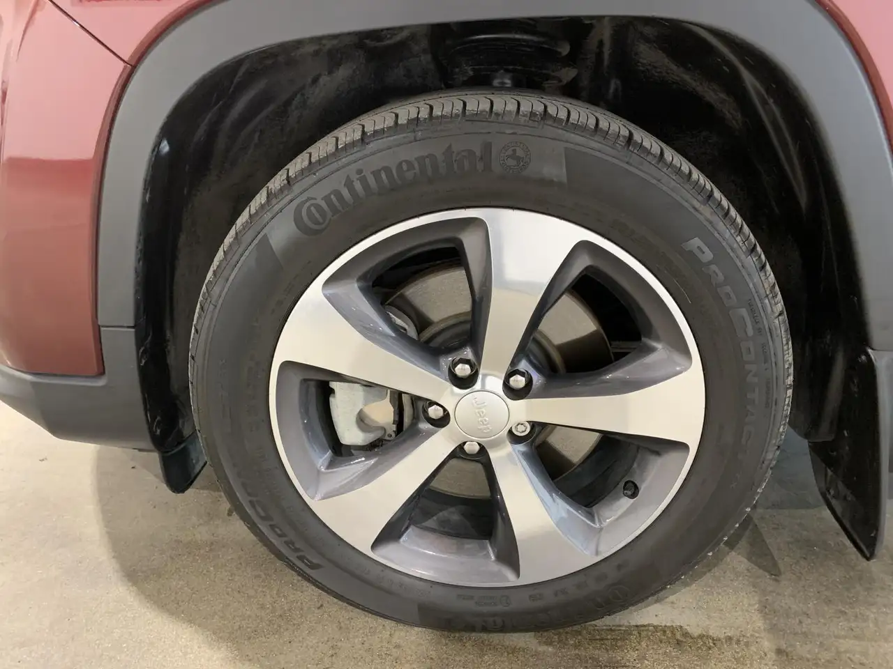 Jeep Cherokee снимка Jeep Cherokee