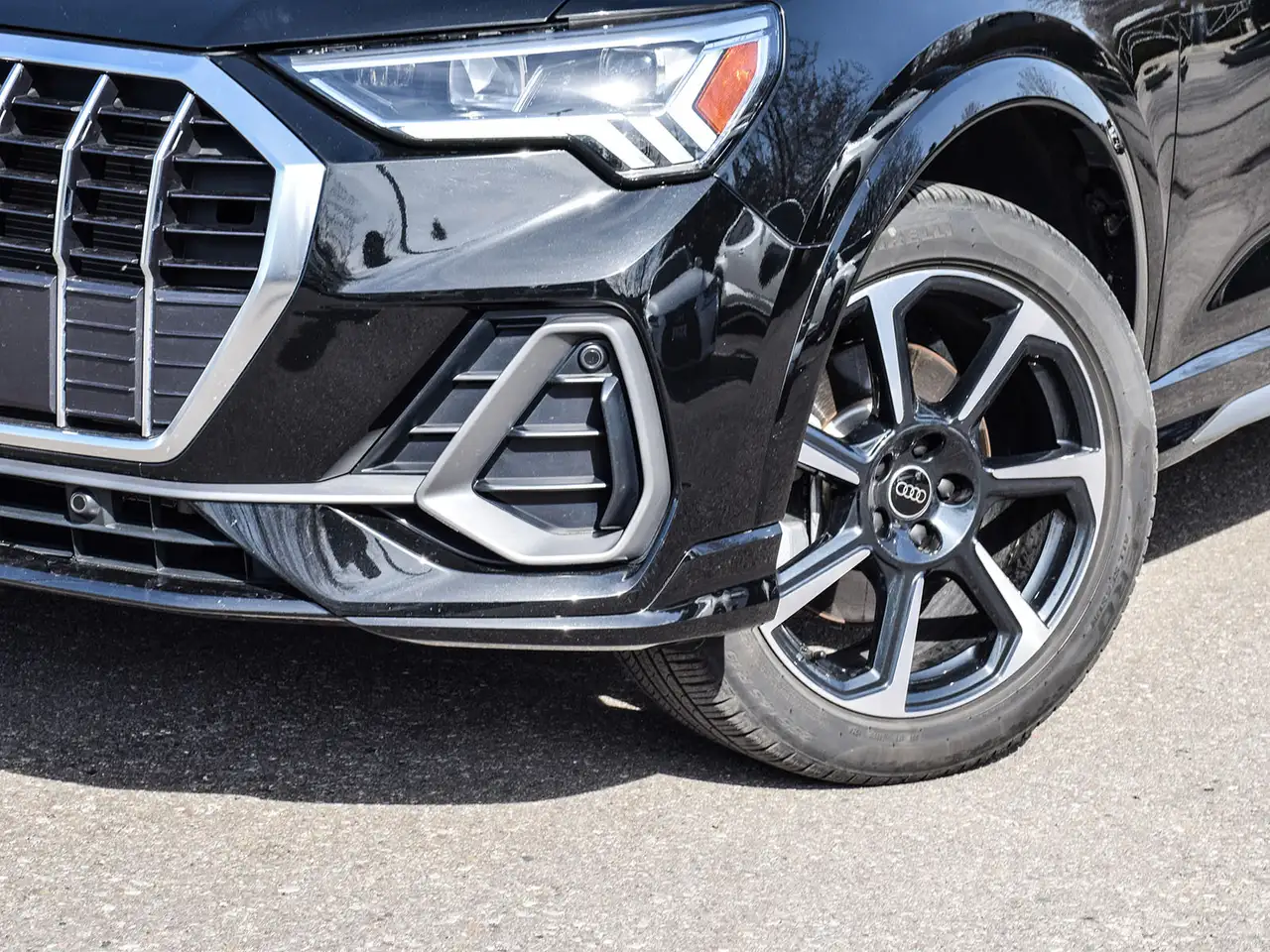 Audi Q3 снимка Audi Q3