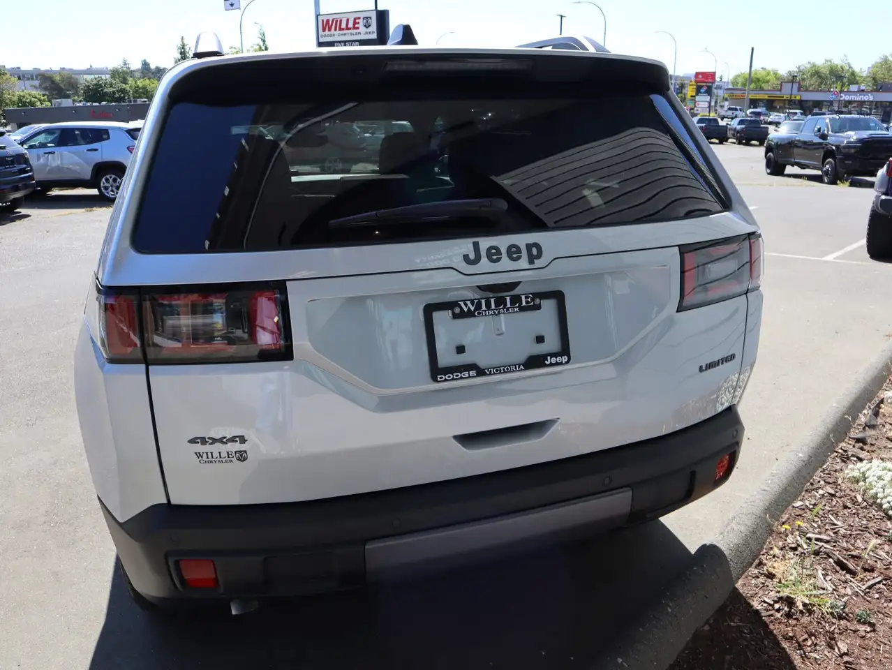 Jeep Cherokee снимка Jeep Cherokee
