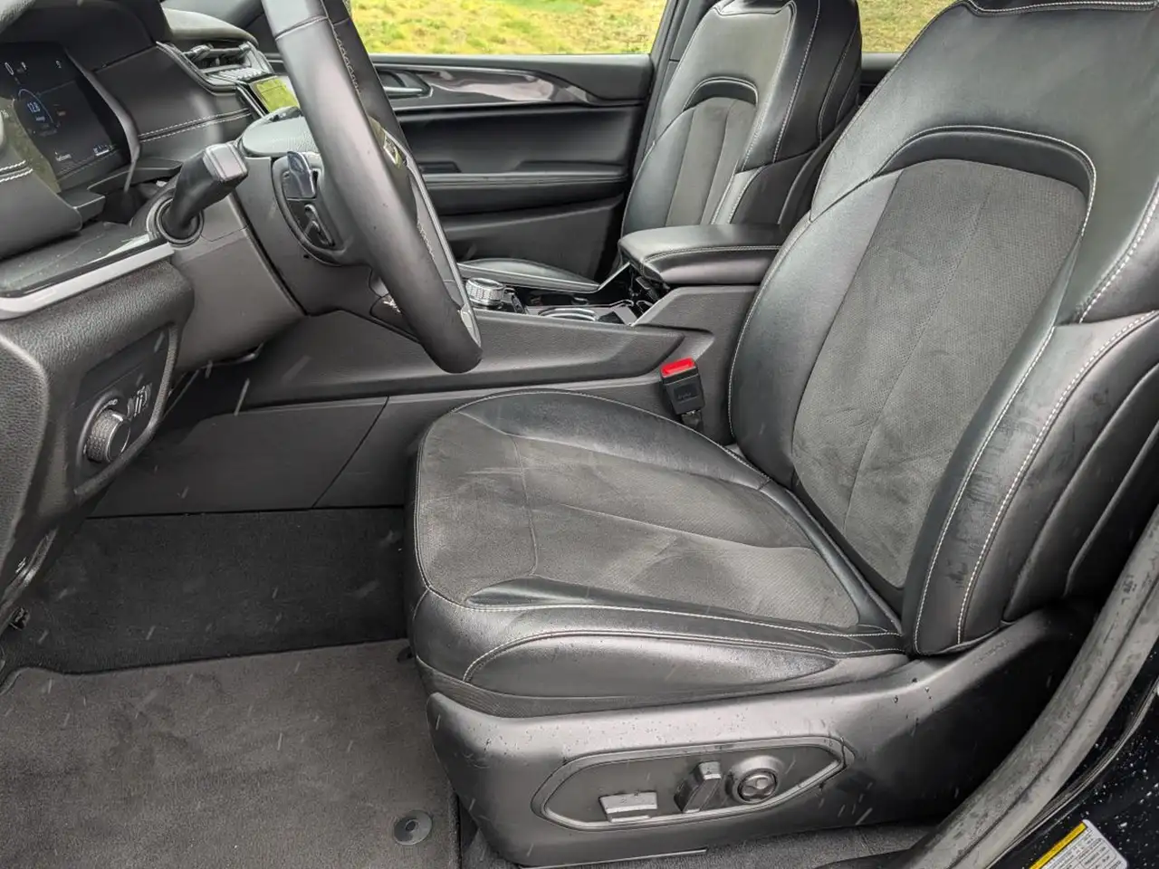 Jeep Grand Cherokee снимка Jeep Grand Cherokee