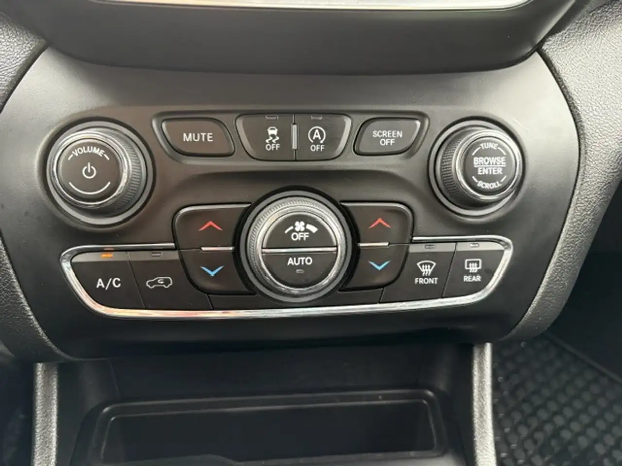 Jeep Cherokee fotografie Jeep Cherokee