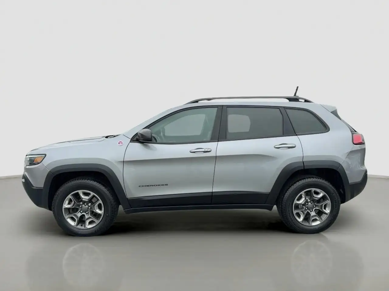 Jeep Cherokee снимка Jeep Cherokee