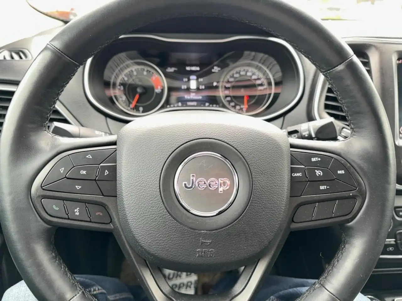 Jeep Cherokee снимка Jeep Cherokee