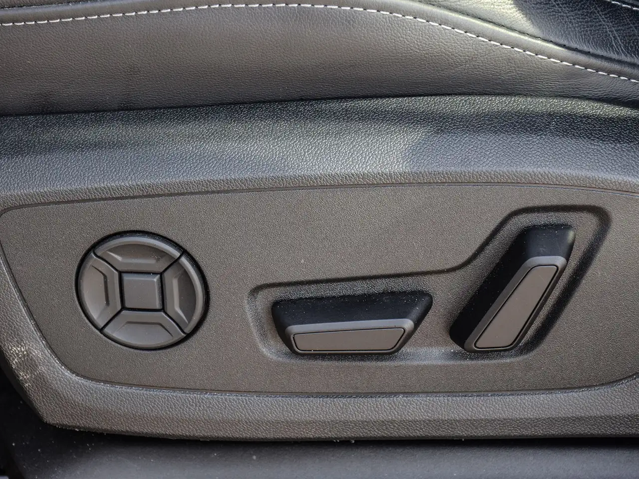 Audi Q3 снимка Audi Q3
