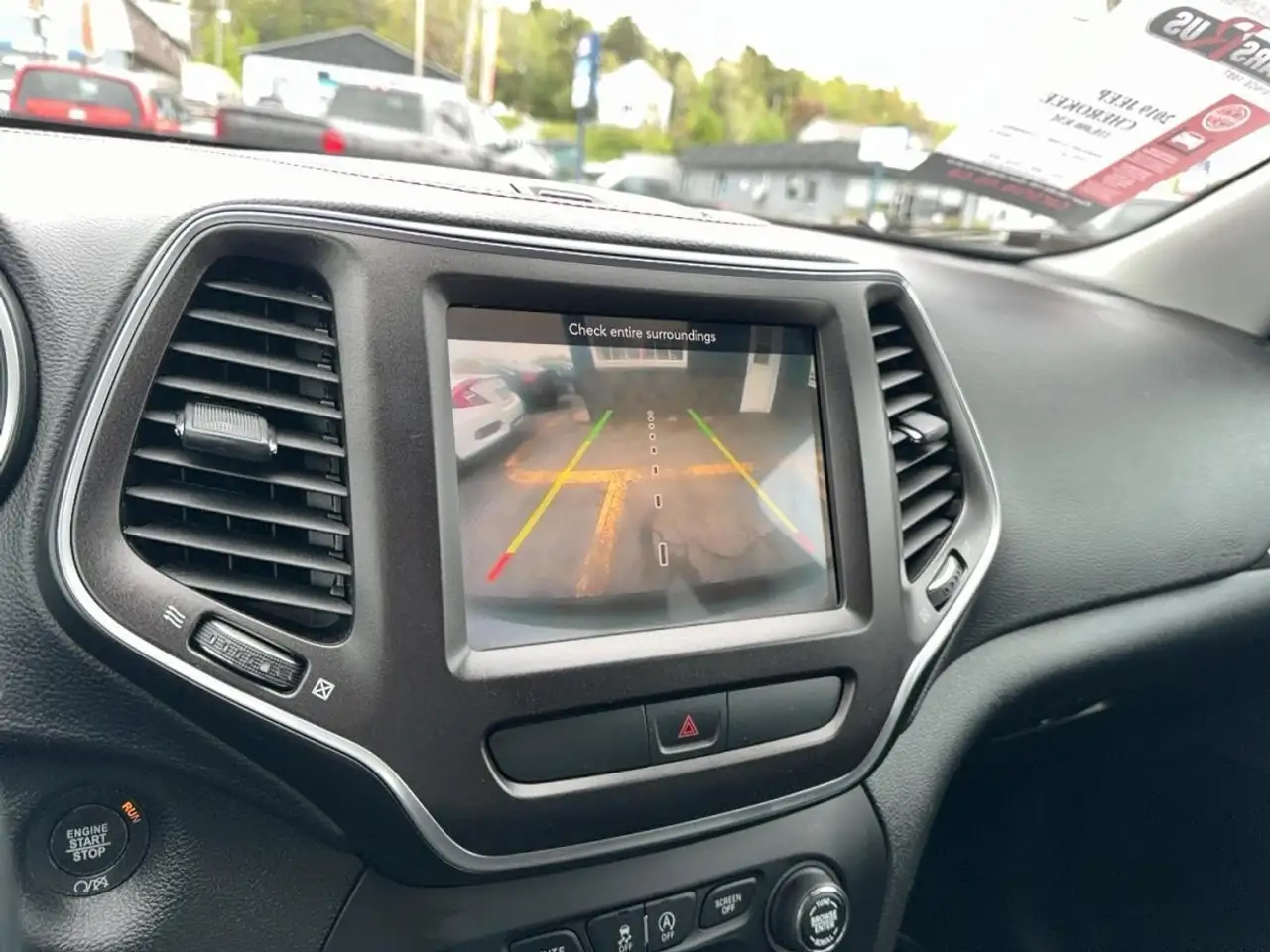 Jeep Cherokee снимка Jeep Cherokee