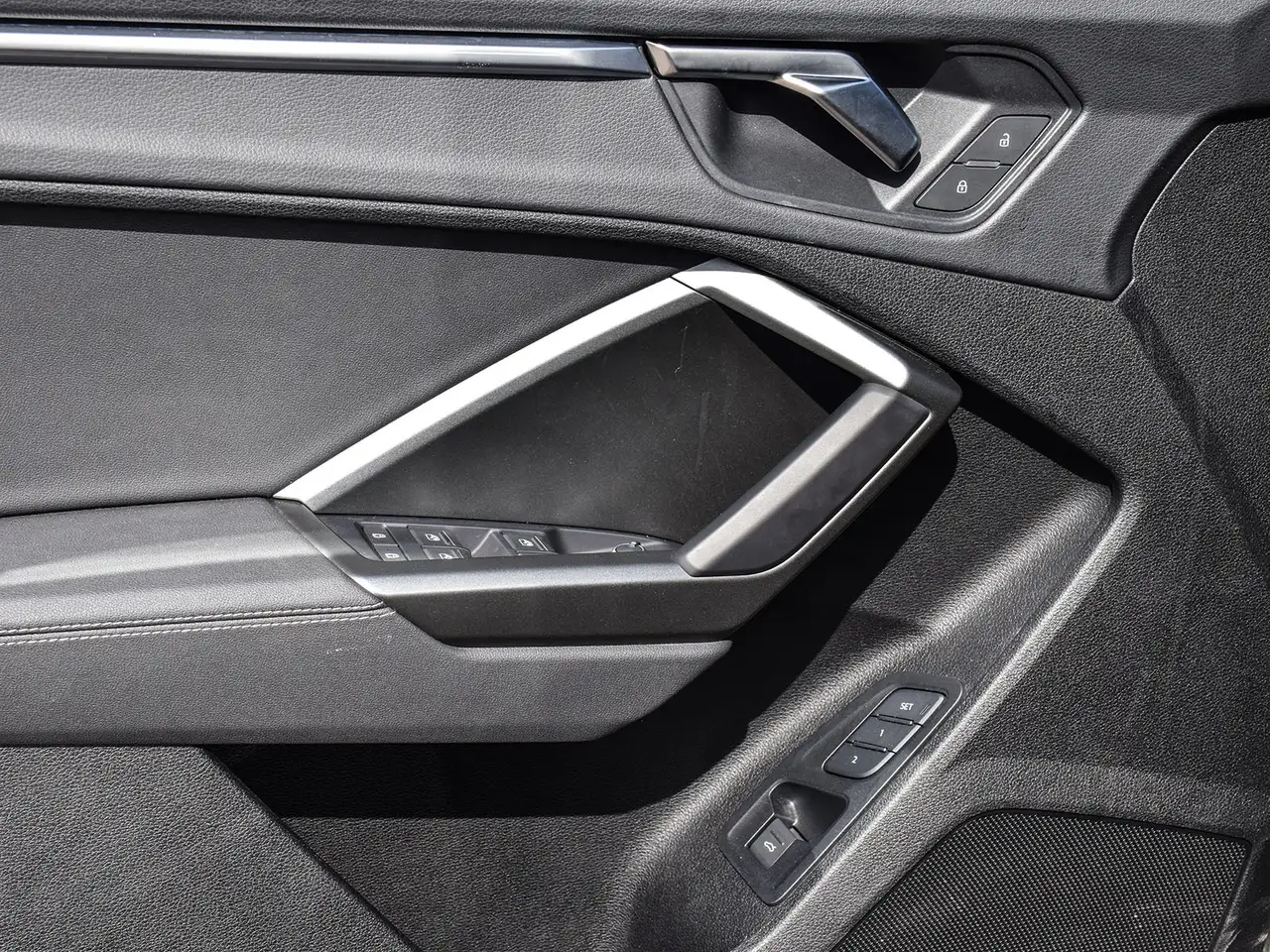 Audi Q3 снимка Audi Q3