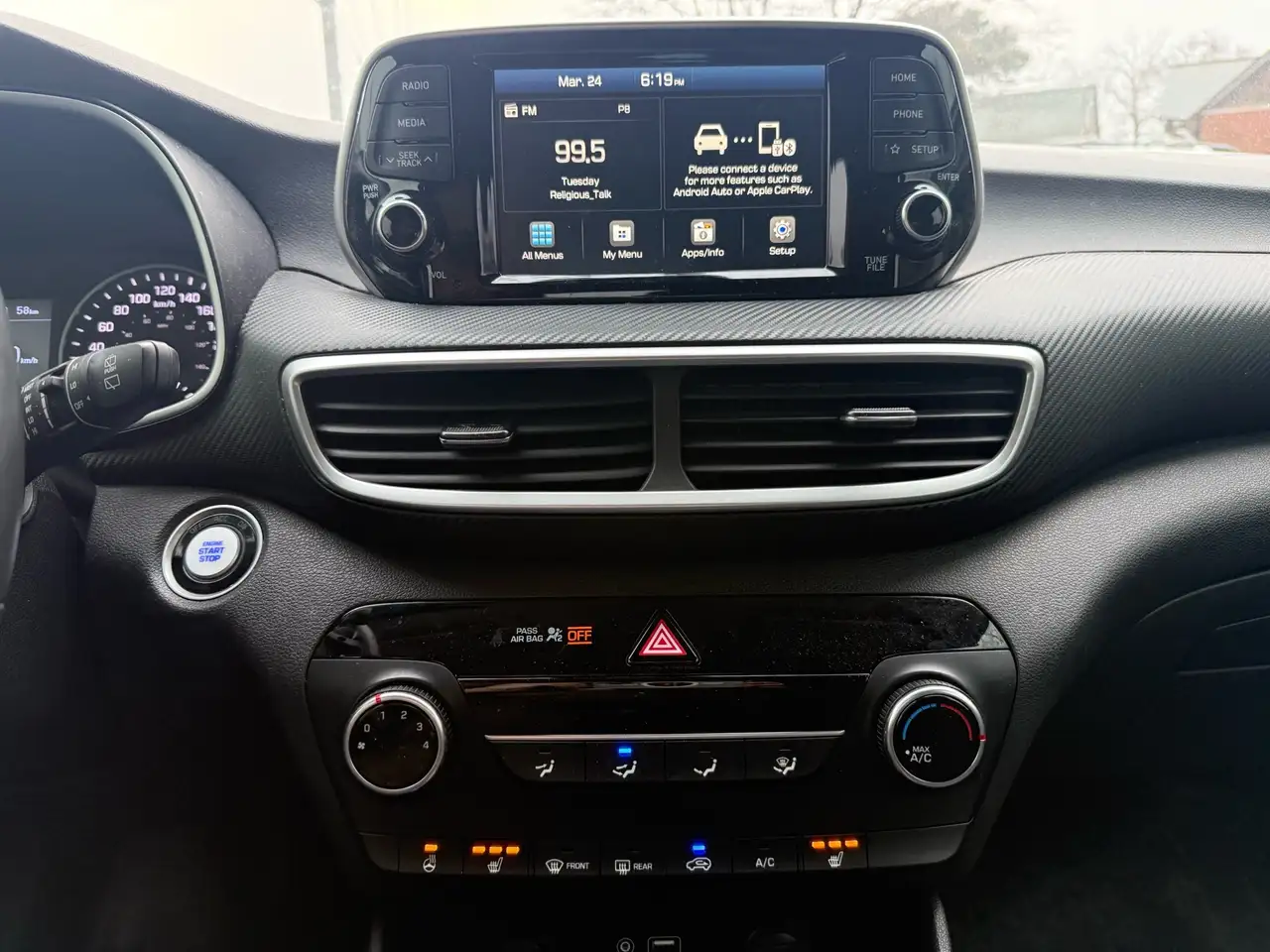 Hyundai TUCSON снимка Hyundai TUCSON